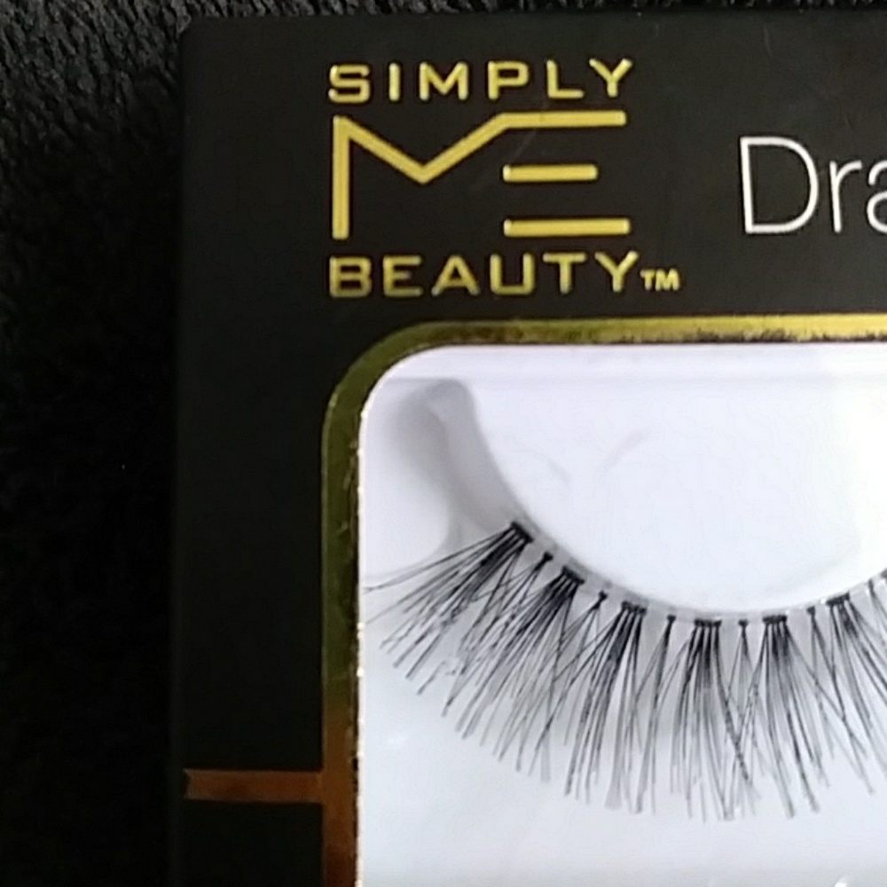 Makeup - Picture 2 of 3